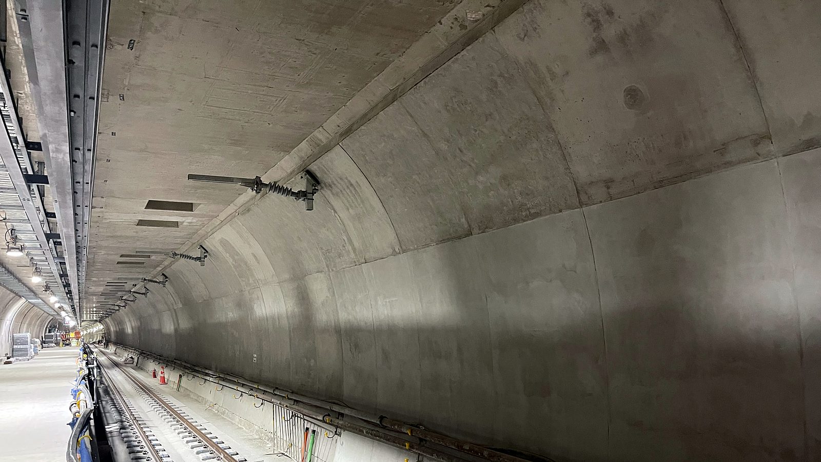Resurfaced tunnel lining at the City Rail Link